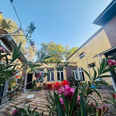 Sweet Home Hostel Μπισκέκ Εξωτερικό φωτογραφία