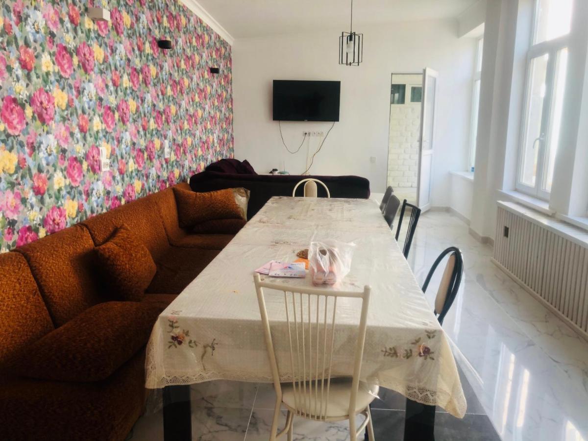Sweet Home Hostel Μπισκέκ Εξωτερικό φωτογραφία